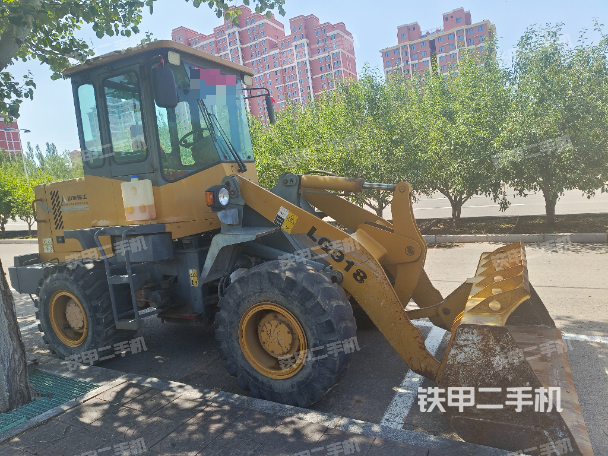 发动机右侧（整机外观及大件）