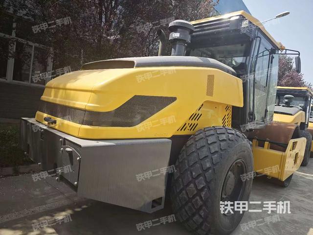 整機(jī)右后45°(設(shè)備外觀及核心部件) 整機(jī)右后45°(設(shè)備外觀及核心部件)