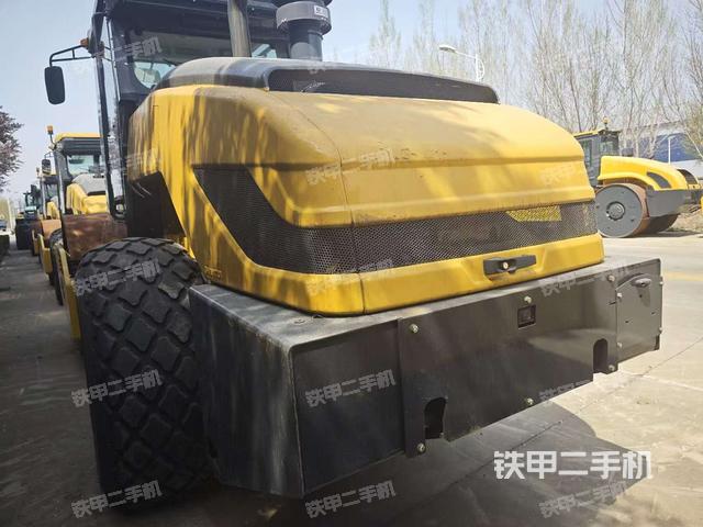 整機(jī)左側(cè)(設(shè)備外觀及核心部件) 整機(jī)左側(cè)(設(shè)備外觀及核心部件)