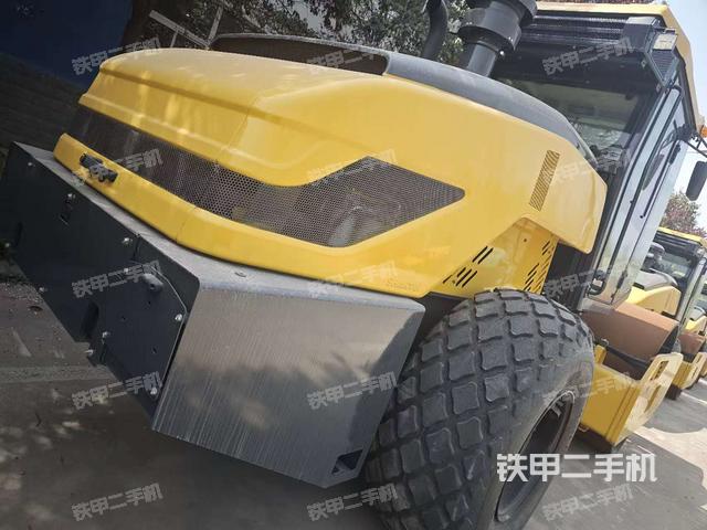 整機(jī)右后45°(設(shè)備外觀及核心部件) 整機(jī)右后45°(設(shè)備外觀及核心部件)