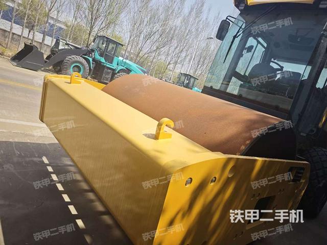 整機(jī)左側(cè)(設(shè)備外觀及核心部件) 整機(jī)左側(cè)(設(shè)備外觀及核心部件)