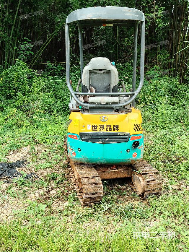 駕駛室頂部(整機(jī)外觀) 駕駛室頂部(整機(jī)外觀)