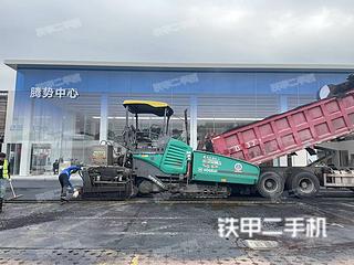 亳州福格勒SUPER1880L沥青摊铺机实拍图片