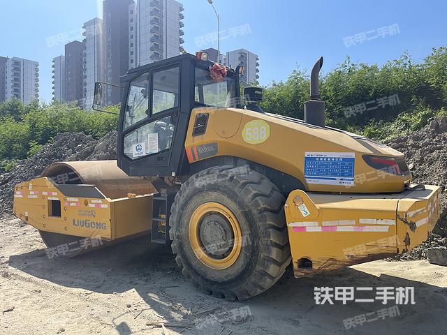 整機(jī)右后45°(設(shè)備外觀及核心部件) 整機(jī)右后45°(設(shè)備外觀及核心部件)