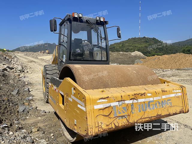 整機(jī)右側(cè)(設(shè)備外觀及核心部件) 整機(jī)右側(cè)(設(shè)備外觀及核心部件)