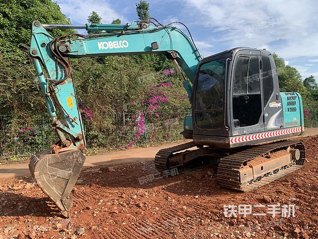 駕駛室整體(整機外觀) 駕駛室整體(整機外觀)