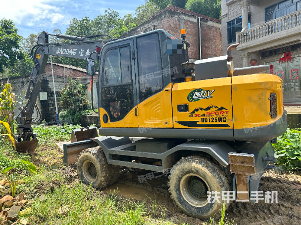 单侧履带整体（整机外观）