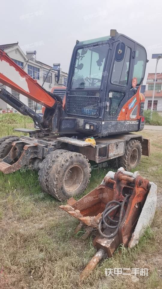 单侧履带整体（整机外观）