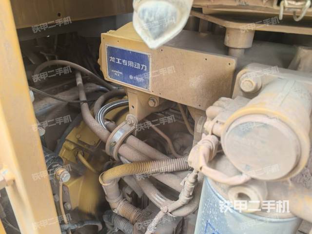 發(fā)動機右側(整機外觀及大件) 發(fā)動機右側(整機外觀及大件)