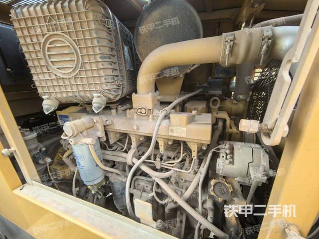 發(fā)動機左側(整機外觀及大件) 發(fā)動機左側(整機外觀及大件)