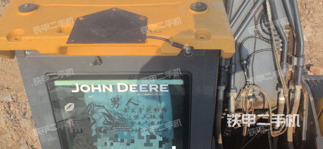 駕駛室頂部（整機外觀）