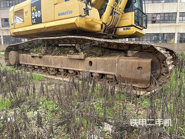 单侧履带整体(整机外观) 单侧履带整体(整机外观)