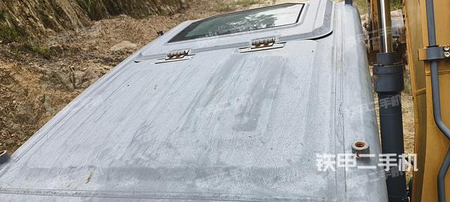 驾驶室顶部（整机外观）