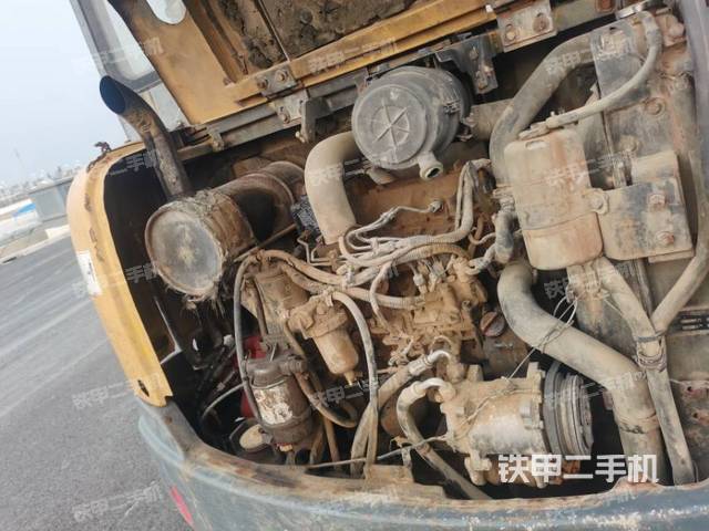 回转马达和主控阀（整机外观）