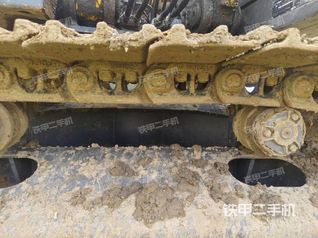 單側(cè)履帶整體（整機(jī)外觀）