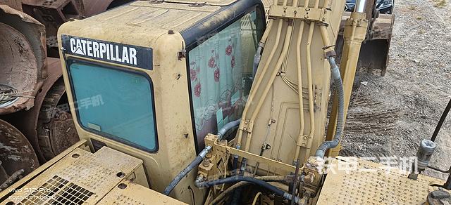 駕駛室頂部(整機外觀) 駕駛室頂部(整機外觀)