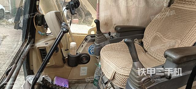 駕駛室整體(整機外觀) 駕駛室整體(整機外觀)