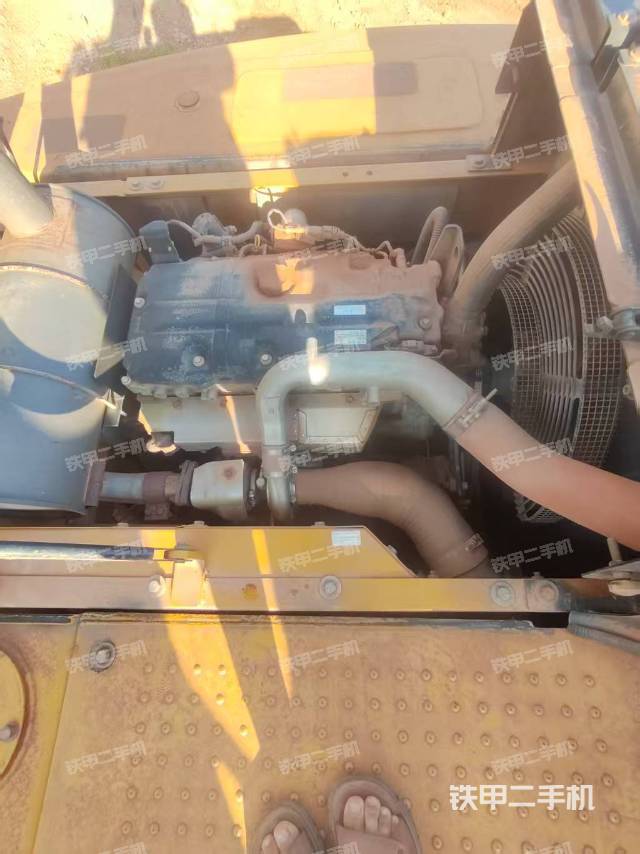 發(fā)動(dòng)機(jī)整體俯視(整機(jī)外觀) 發(fā)動(dòng)機(jī)整體俯視(整機(jī)外觀)