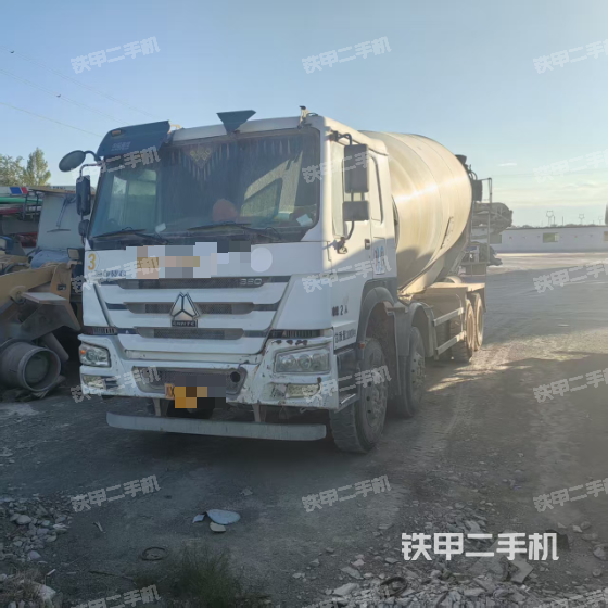 豪沃ZZ1317N3667E1搅拌运输车