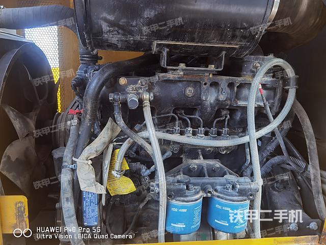 發(fā)動機(jī)左側(cè)（整機(jī)外觀及大件）