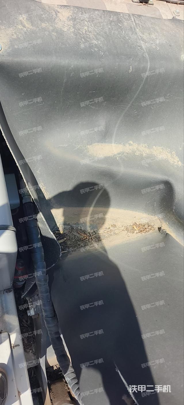 回轉(zhuǎn)馬達(dá)和主控閥（整機(jī)外觀）