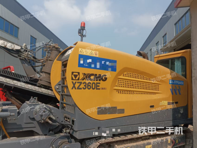 整機(jī)右側(cè)(設(shè)備外觀及核心部件) 整機(jī)右側(cè)(設(shè)備外觀及核心部件)