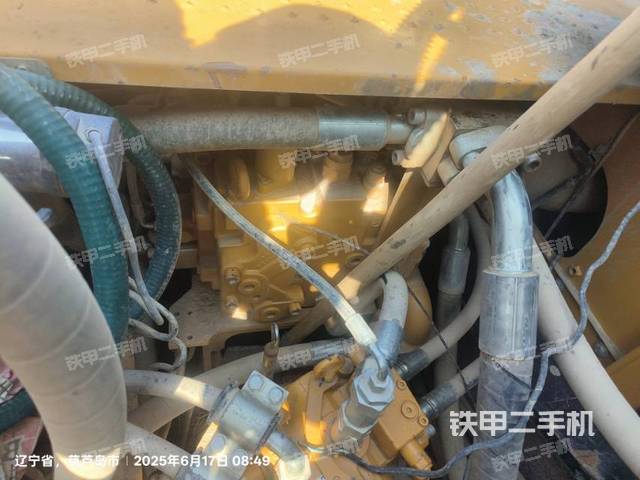 回轉(zhuǎn)馬達(dá)和主控閥（整機(jī)外觀）