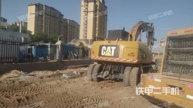 驾驶室顶部（整机外观）