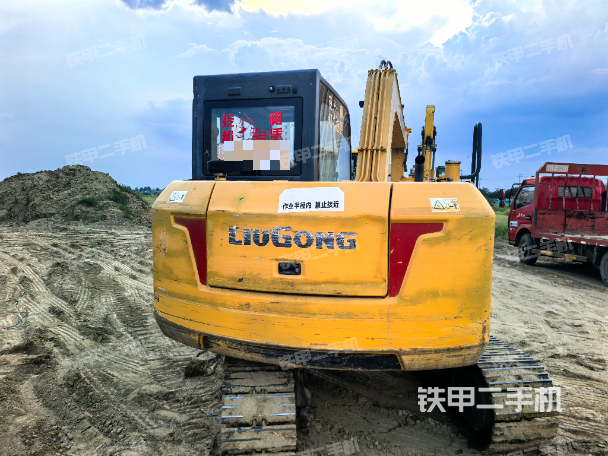 整機(jī)右后45°(整機(jī)外觀) 整機(jī)右后45°(整機(jī)外觀)