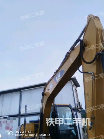 小臂整体左后(工作和回转装置) 小臂整体左后(工作和回转装置)