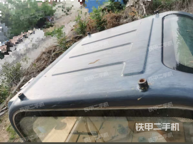 驾驶室顶部（整机外观）