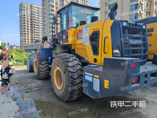 整機(jī)右后45°(整機(jī)外觀及大件) 整機(jī)右后45°(整機(jī)外觀及大件)