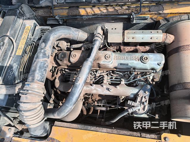 發(fā)動(dòng)機(jī)整體俯視(整機(jī)外觀(guān)) 發(fā)動(dòng)機(jī)整體俯視(整機(jī)外觀(guān))
