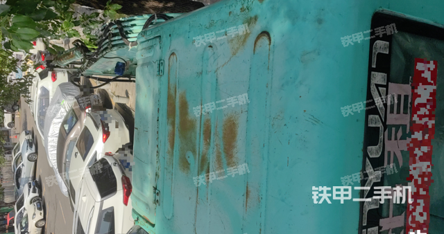 駕駛室頂部(整機外觀) 駕駛室頂部(整機外觀)