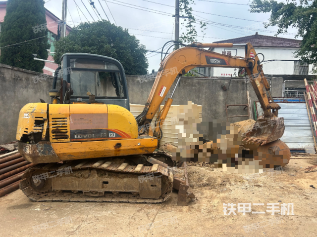 整機(jī)右后45°(整機(jī)外觀) 整機(jī)右后45°(整機(jī)外觀)