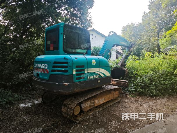 整机右后45°(整机外观) 整机右后45°(整机外观)