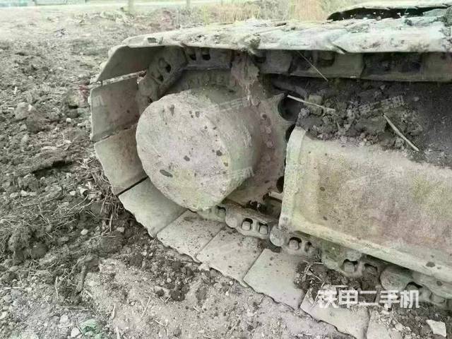 单侧履带整体(整机外观) 单侧履带整体(整机外观)