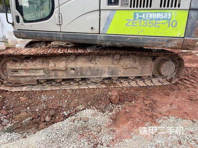 单侧履带整体(整机外观) 单侧履带整体(整机外观)