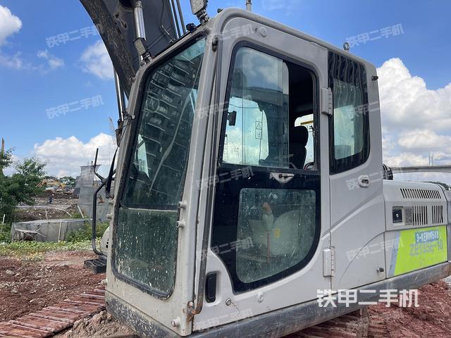 驾驶室整体(整机外观) 驾驶室整体(整机外观)