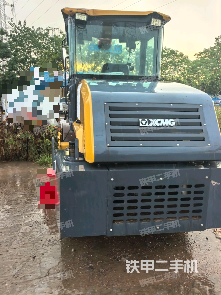 左后45°（壓路機(jī)整機(jī)外觀）