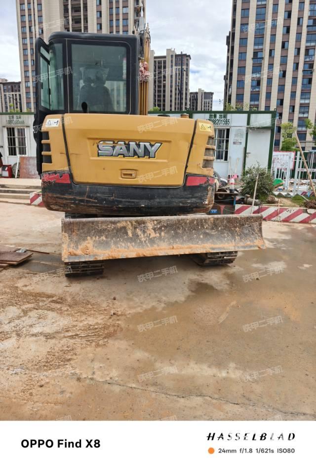 回轉(zhuǎn)馬達(dá)和主控閥(整機(jī)外觀) 回轉(zhuǎn)馬達(dá)和主控閥(整機(jī)外觀)