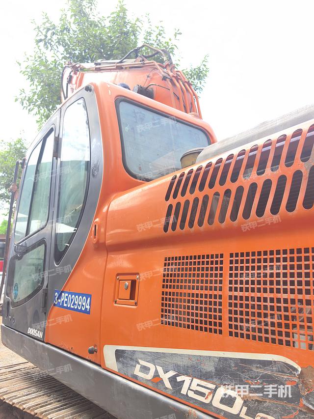 驾驶室整体（整机外观）