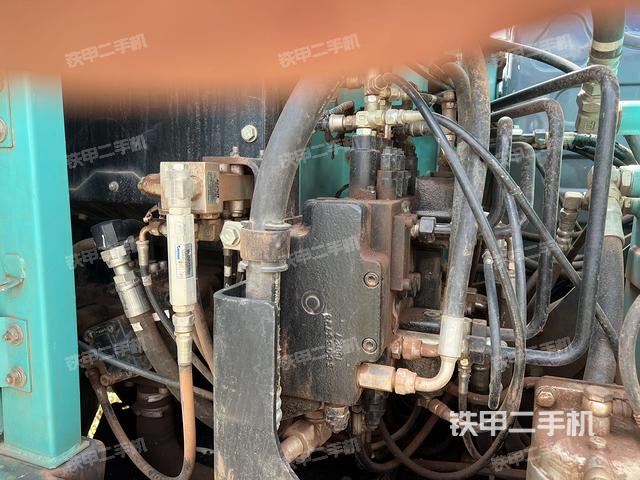 液壓泵艙室正面整體（整機(jī)外觀）