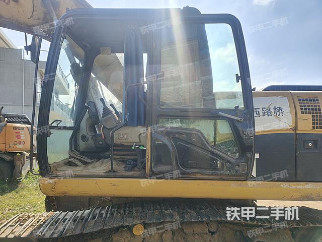 驾驶室整体（整机外观）