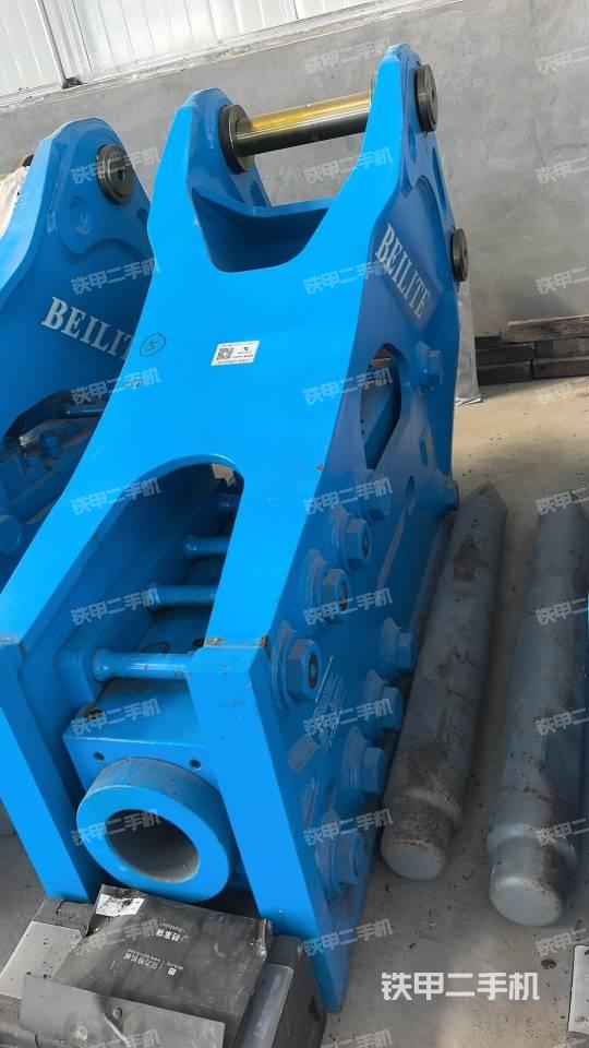 整机右侧（设备外观及核心部件）