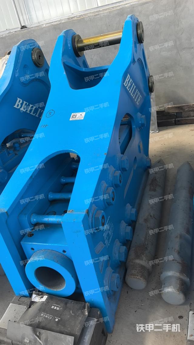 整机右后45°（设备外观及核心部件）