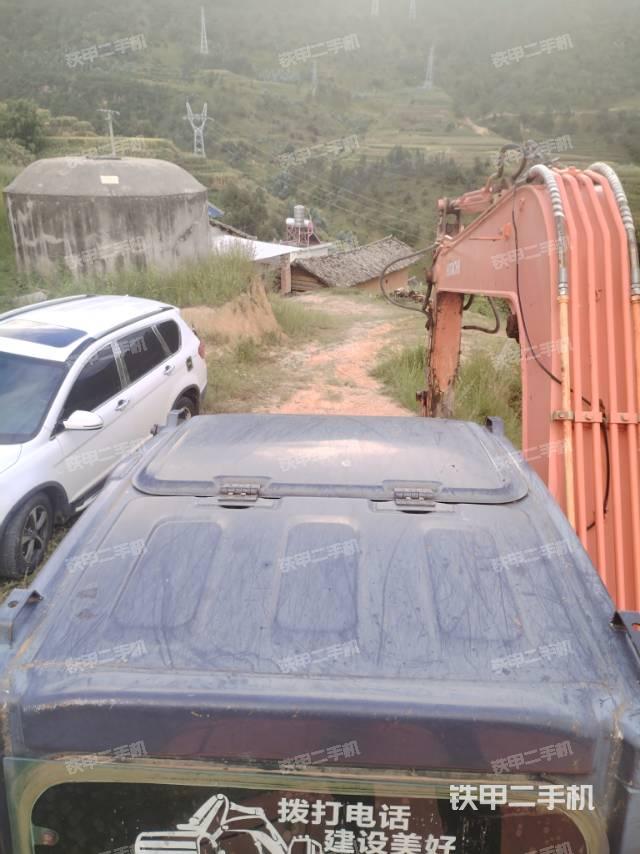 驾驶室顶部（整机外观）