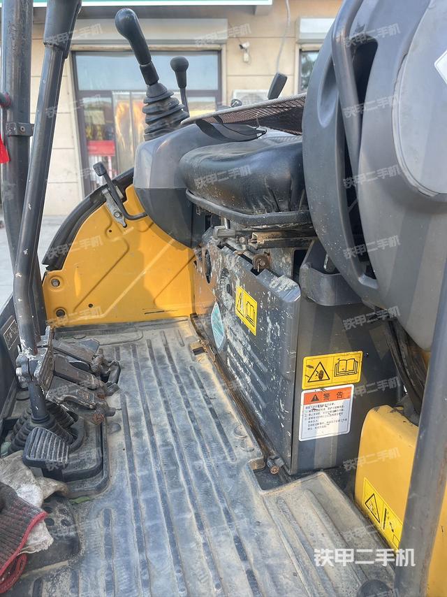 驾驶室整体（整机外观）