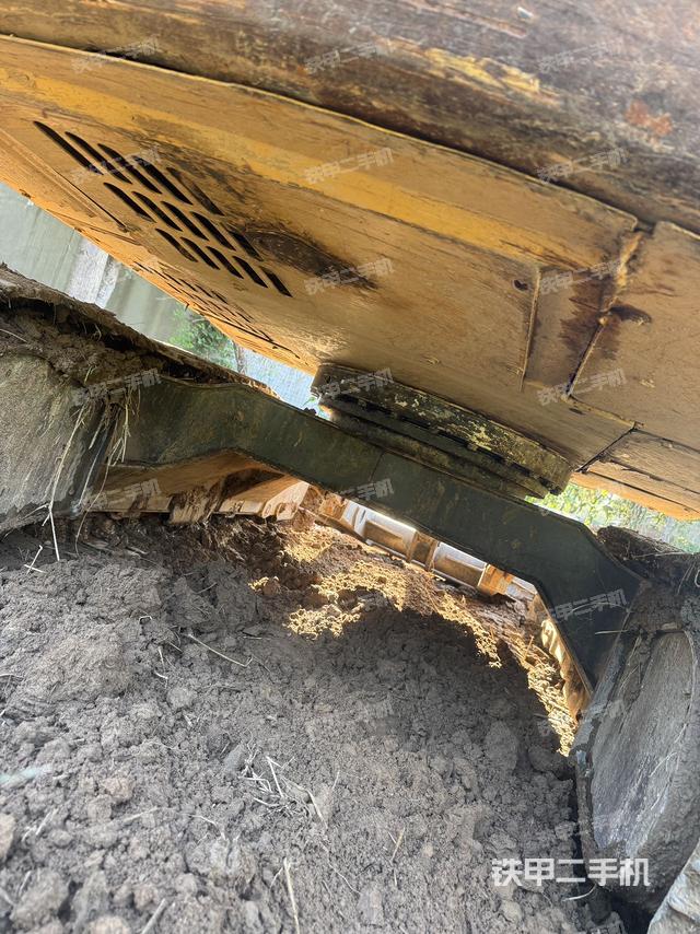 回转马达和主控阀（整机外观）