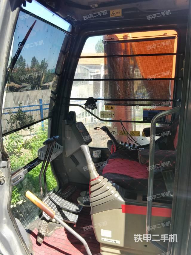 駕駛室整體（整機(jī)外觀）